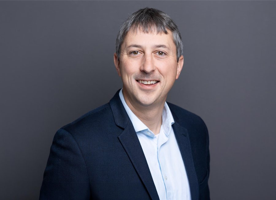 Dr. Adam Barefoot, DMD, MPH, FICD